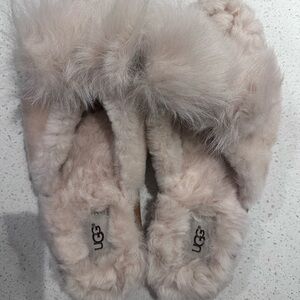 UGG Fluffy Cream Slippers